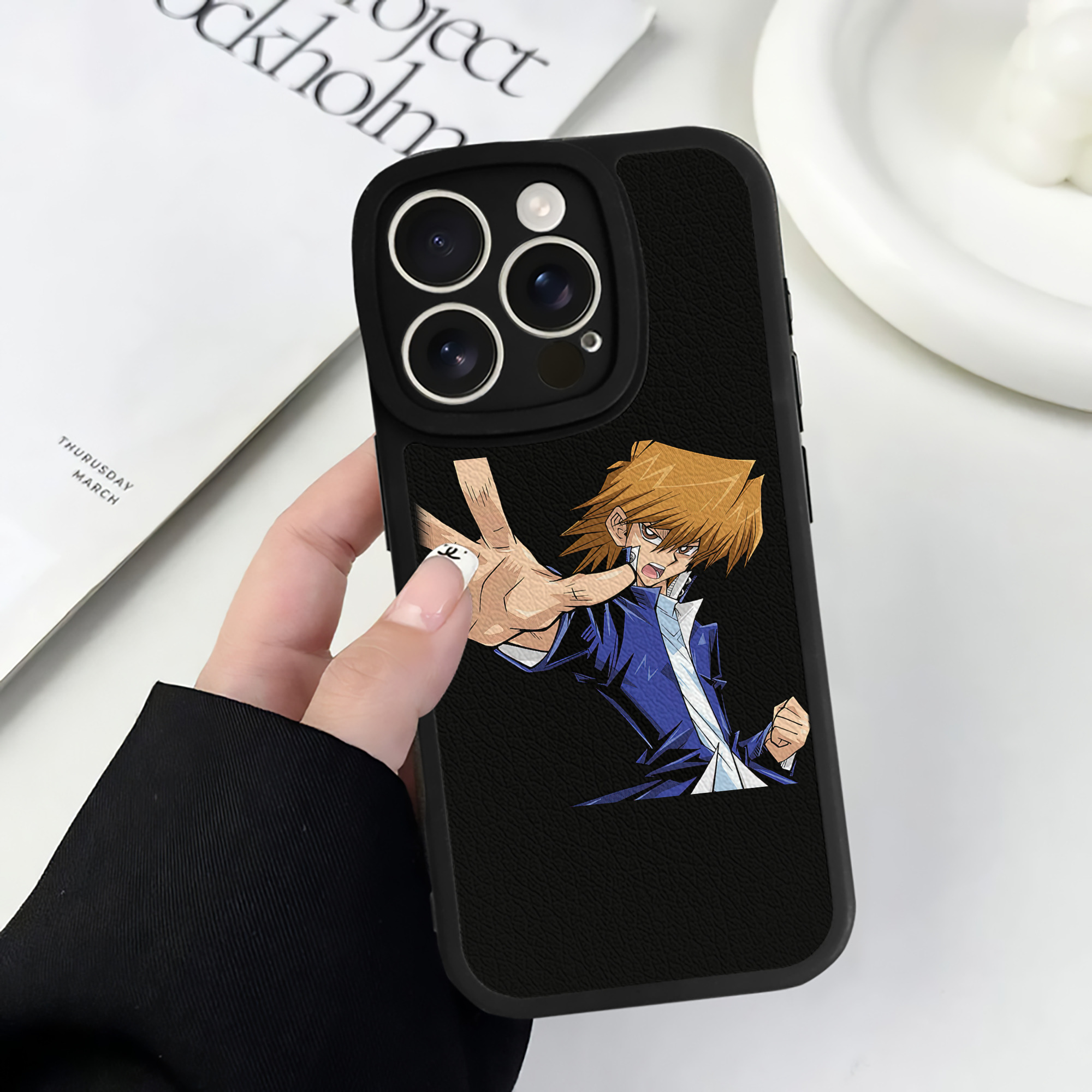 遊☆戯☆王 Yu-Gi-Oh! 【iPhone 16シリーズ対応】シリコンスマホケース（レザー調） 材質：シリコン